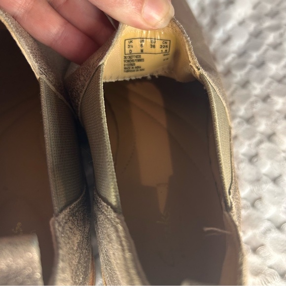 Clarks Metallic Leather Chelsea Ankle Boots Slip On Bronze Pewter 6M Women’s - Picture 6 of 7